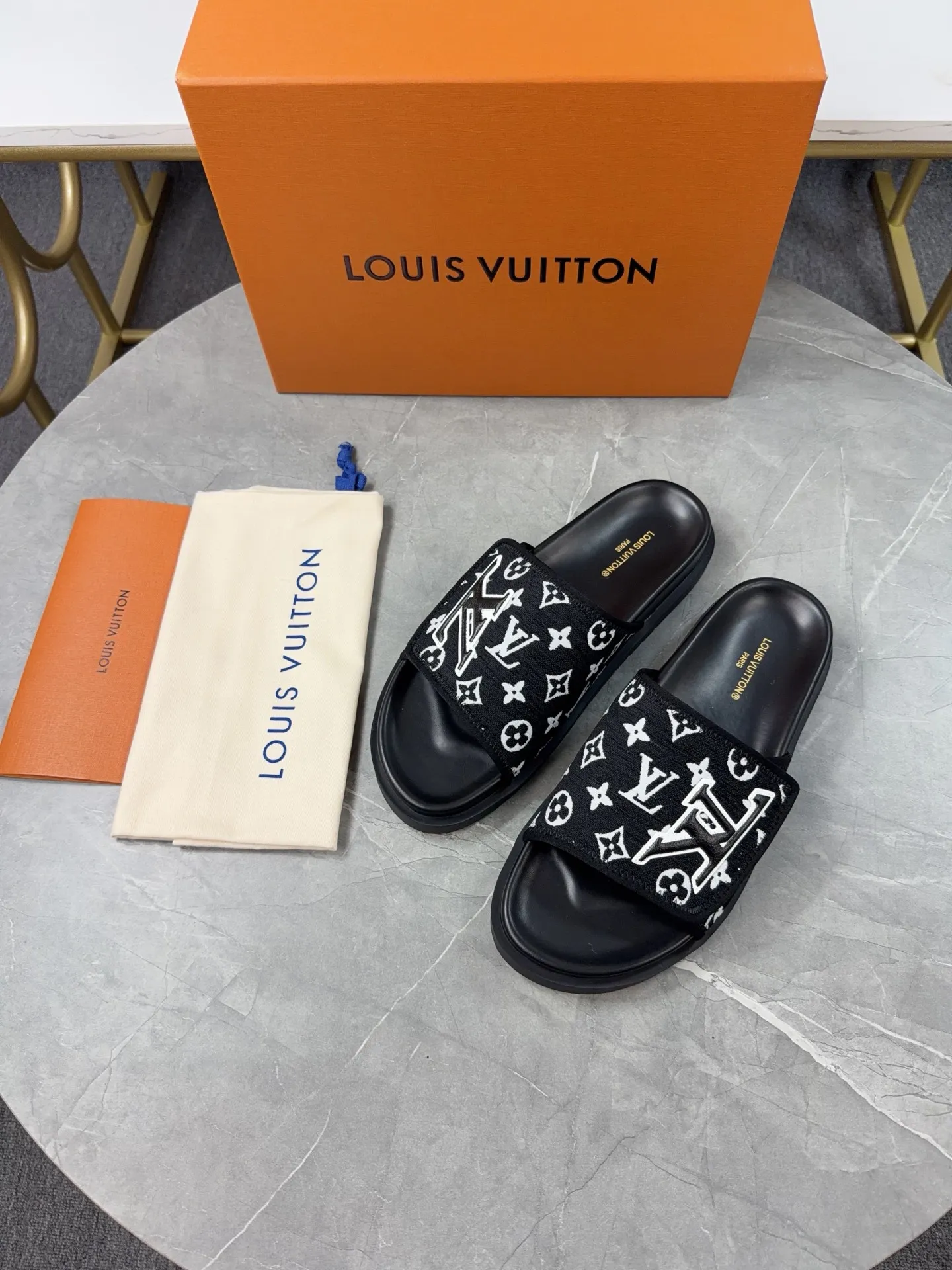 Men's Men's Shoes 💰380💰 🌈LV | Louis Vuitton ²⁰²³ 𝐬𝐬 🧡💚2025 Spring and Summer New Style Top Version‼ ️The original version is the same. The counter specializes in the latest straw slippers. Hard goods are new🆕 ❥Purchase level! Full of high-end feel! A popular model among bloggers at home and abroad, it’s retro and fashionable, and looks stunning on your feet! Mainly recommended models on the official website★ ━━━━━ ЅᏇєєt ━━━━━ ▪️Upper: original customized cowhide fabric ▪️Inner: cow lining ▪️Outsole: high-end rubber outsole ▪️Shoe size: 35-47 (46-47 customization is not returnable)